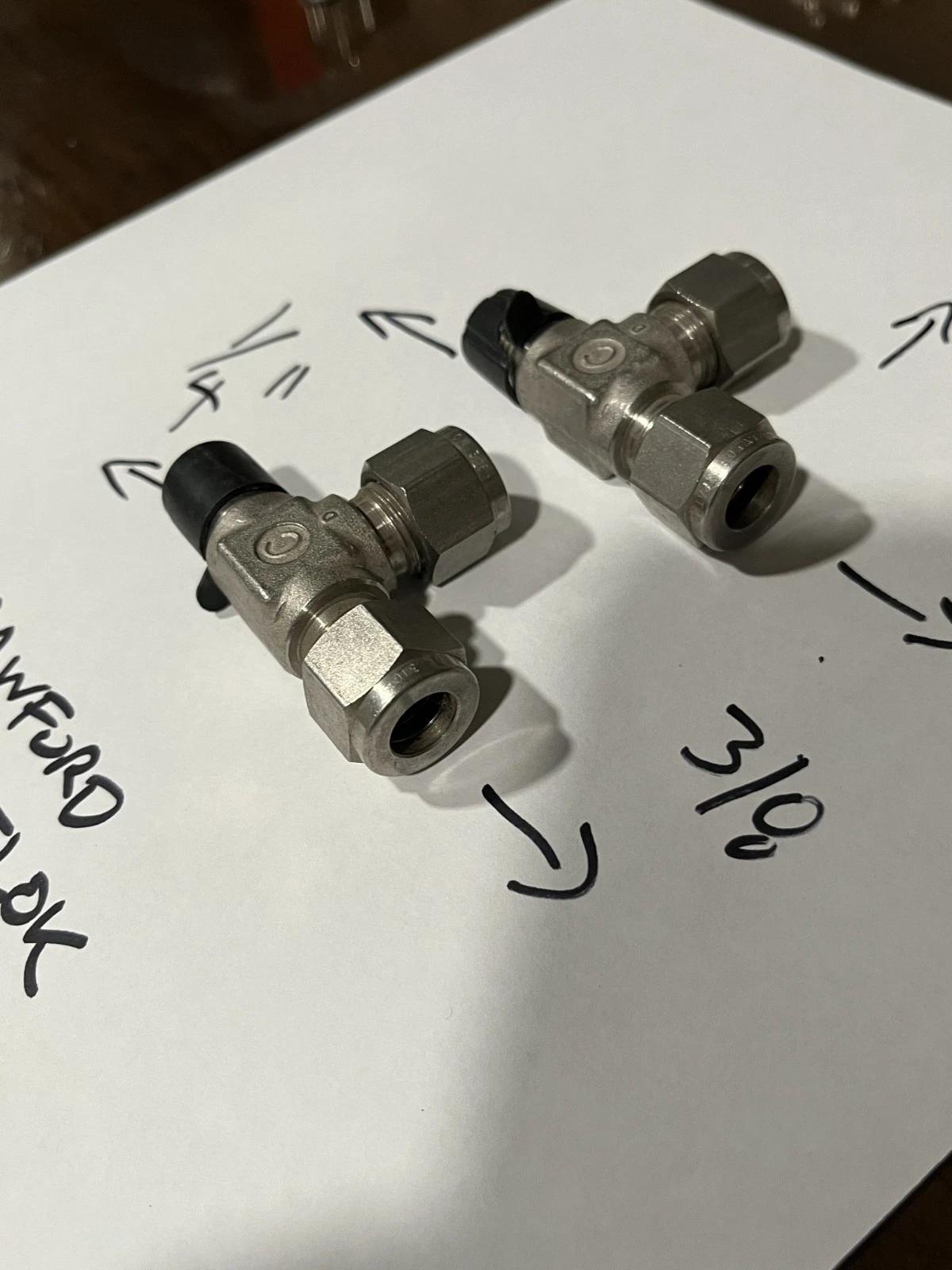 2 – NOS Swagelok 316 SS Tee Male Adapter Compression Fittings USA