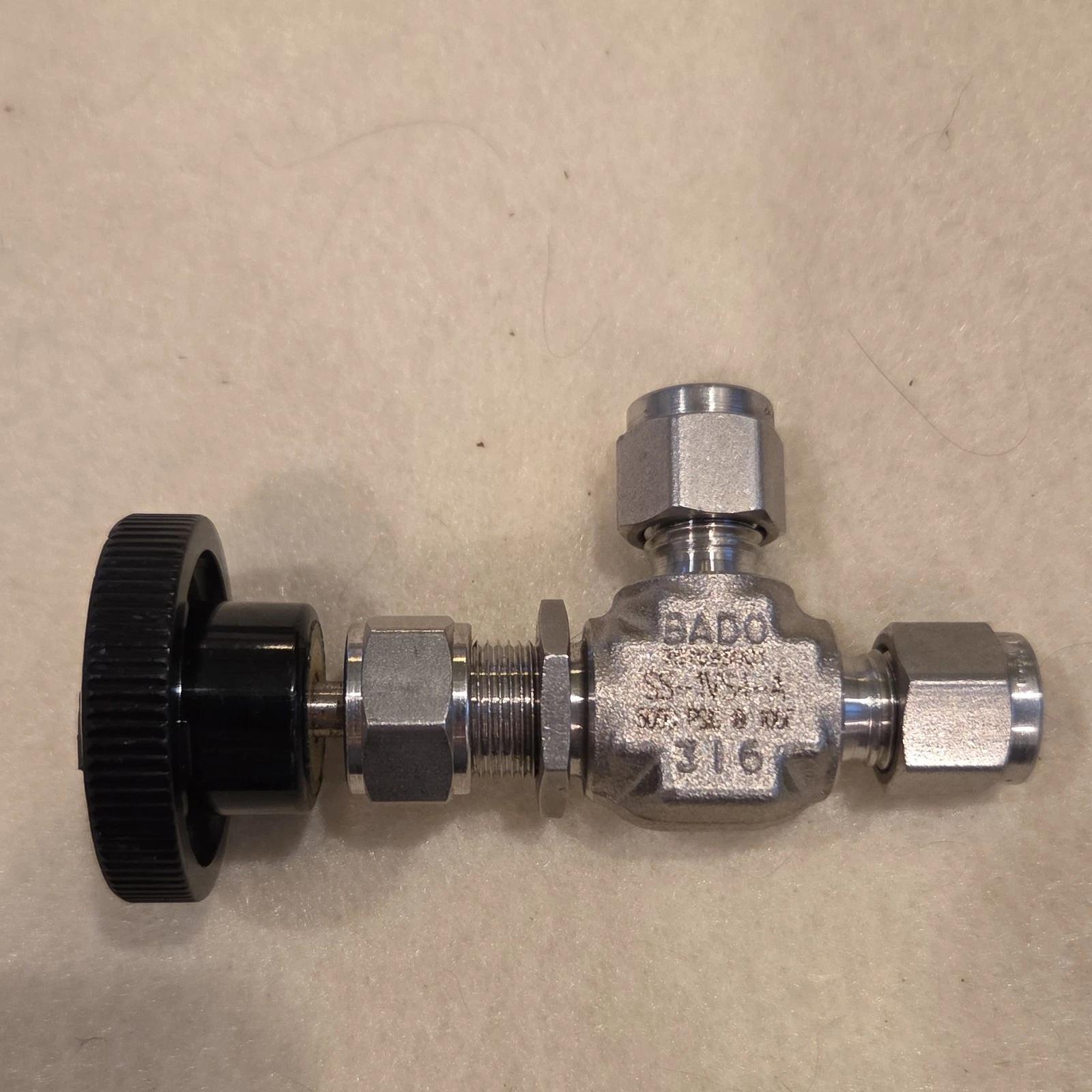 Swagelok SS-1VS4-A 5000PSI Needle Valve Stainless Steel 1/4″ Compression