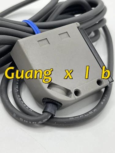 1PCS NEW for OMRON E3S-CL2 Diffuse Photoelectric Sensor Switch fast ship in box