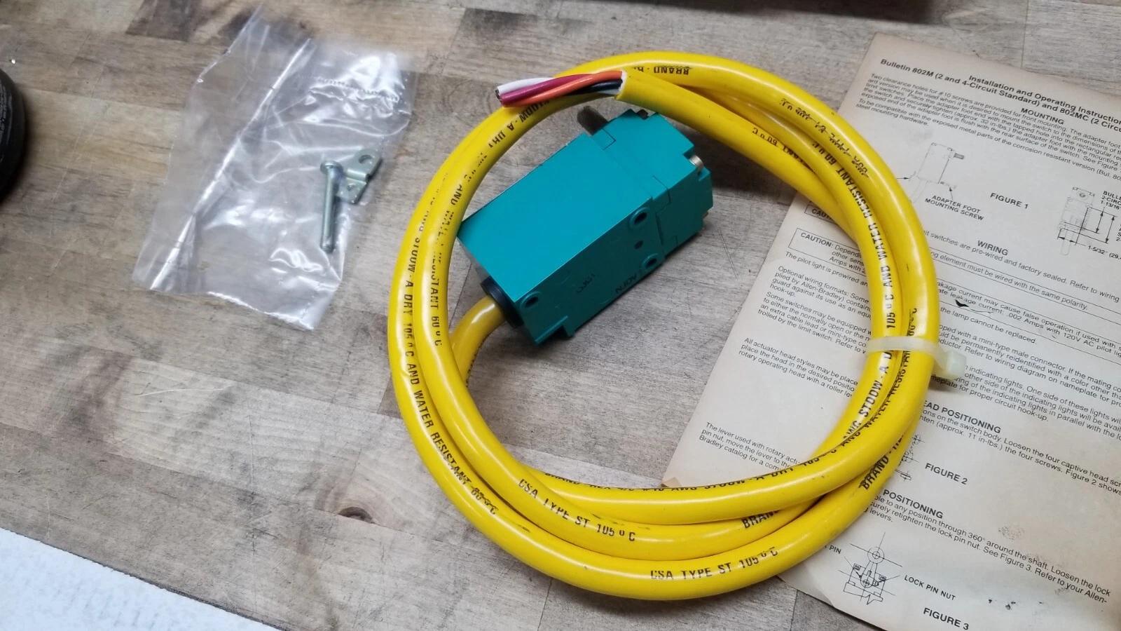 New / NOS Allen Bradley 802M-AY5 Ser/C Pre-Wired Limit Switch Lever Type