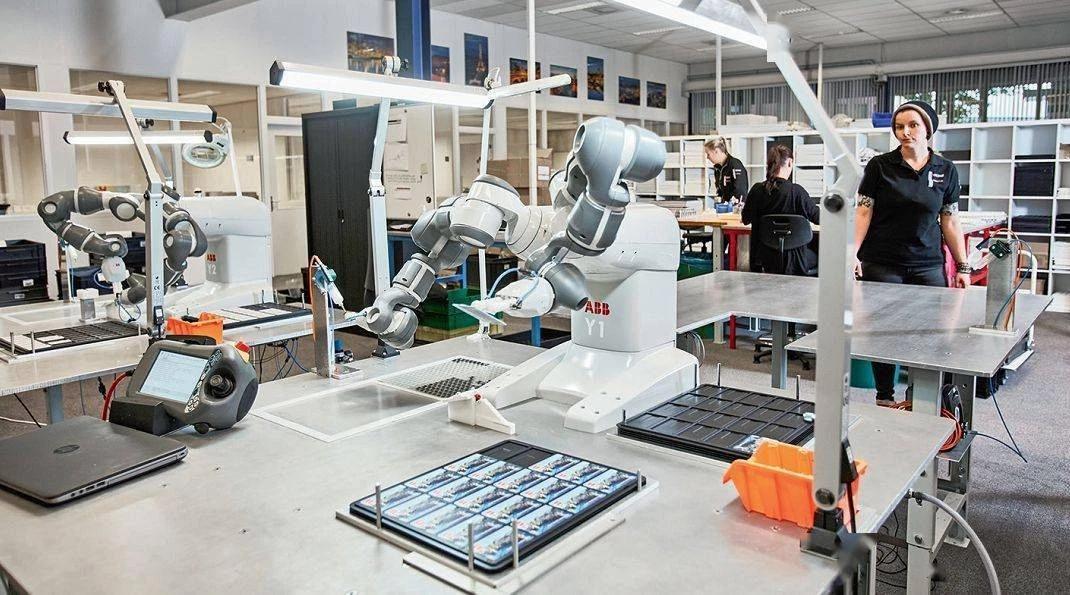 Brand New Allen Bradley 2198-E1015-ERS Kinetix 5100 Servo Drive US Free Tax