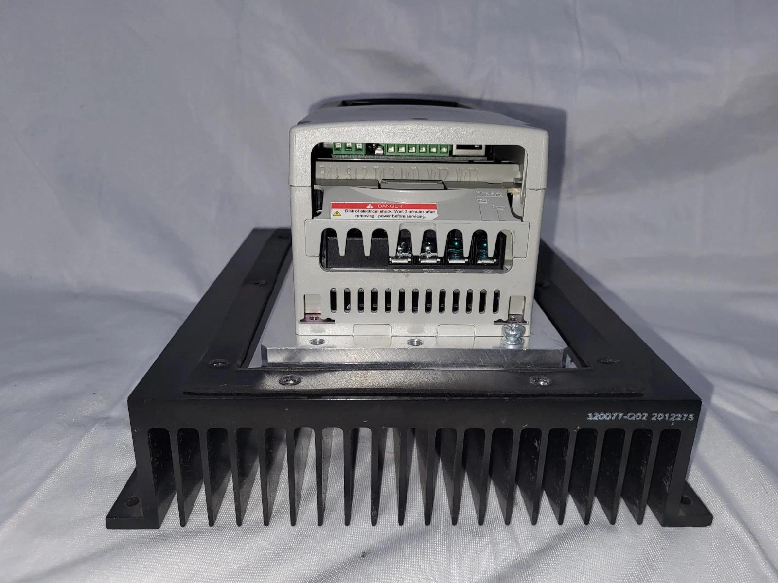 New Allen-Bradley PowerFlex 4 3.7 kW 5HP AC Drive 22A-D8P7H204 22A-D8P7F104