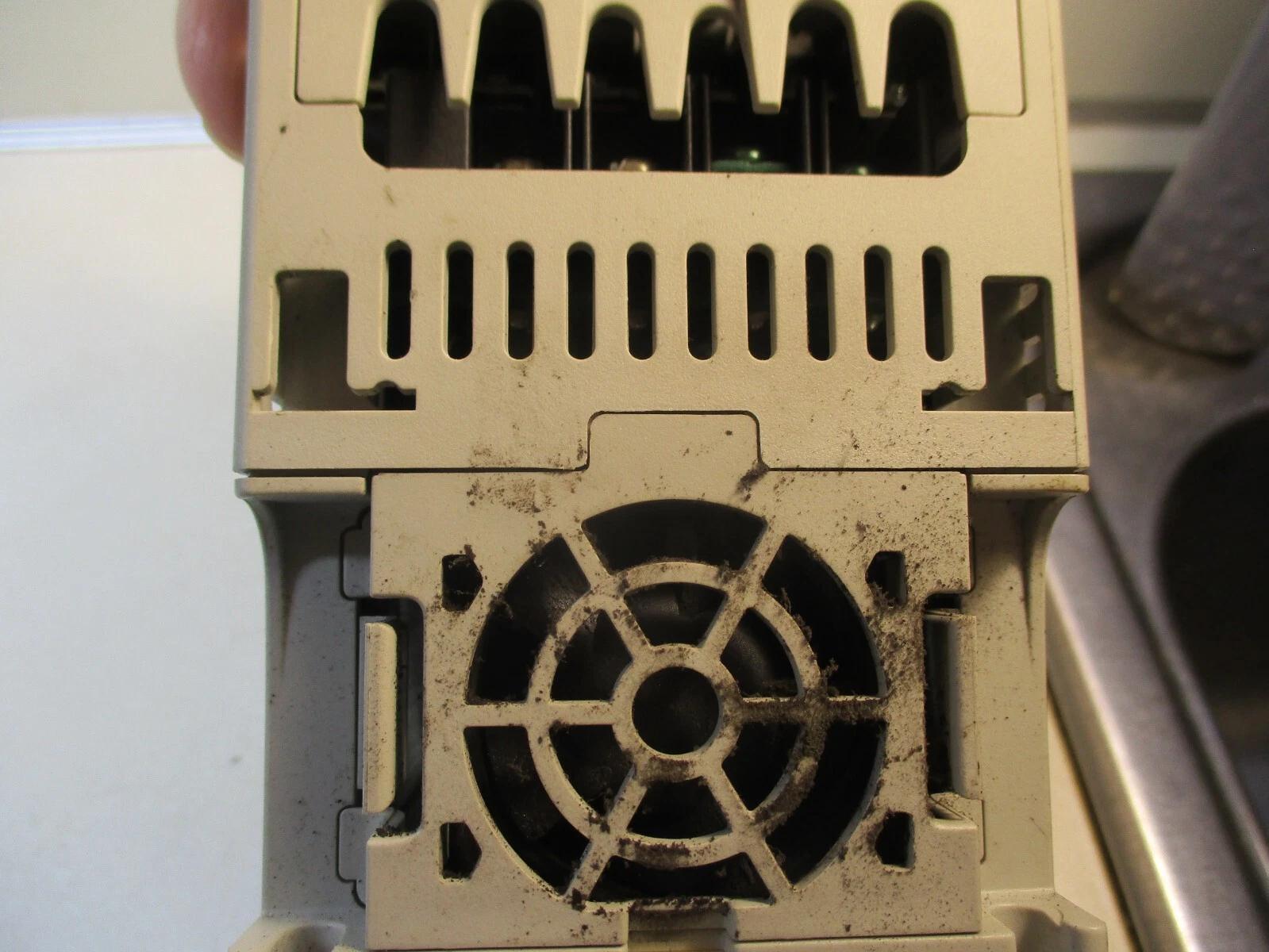 ALLEN BRADLEY PowerFlex 4 22A-D1P4N104 SER A DRIVE