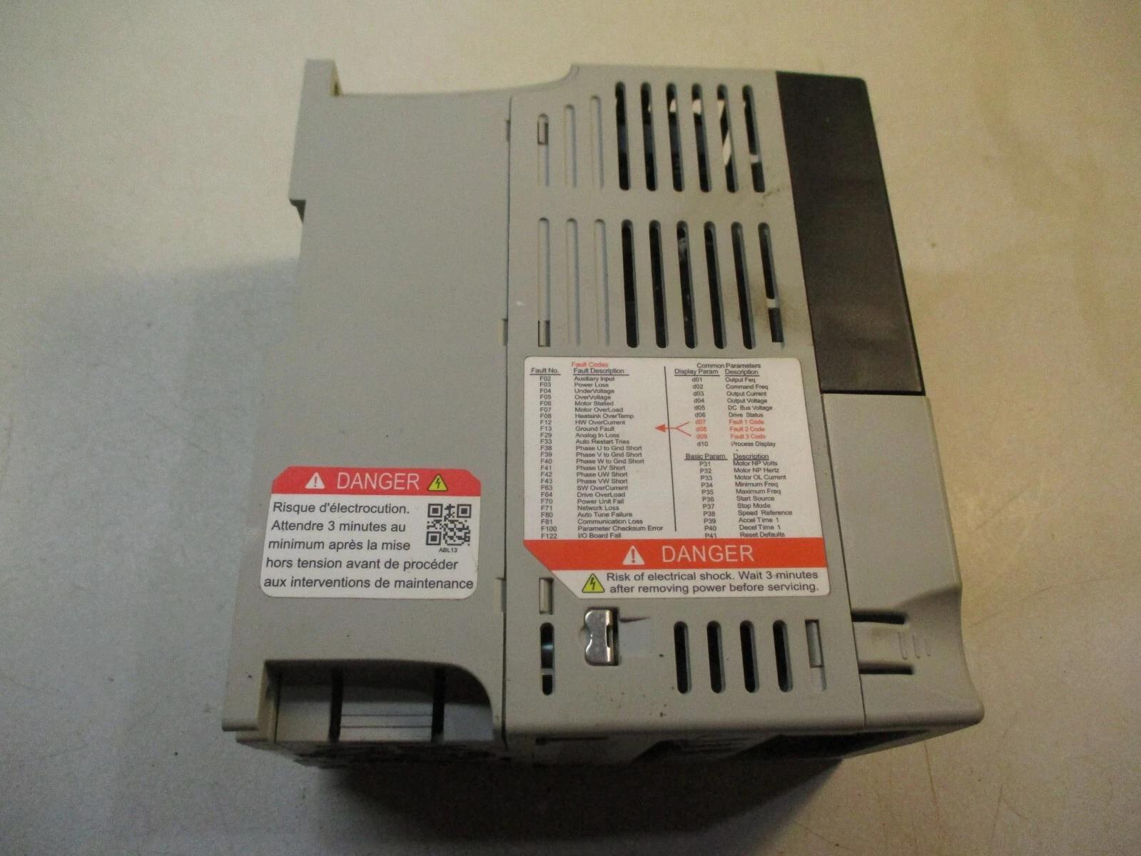ALLEN BRADLEY PowerFlex 4 22A-D1P4N104 SER A DRIVE