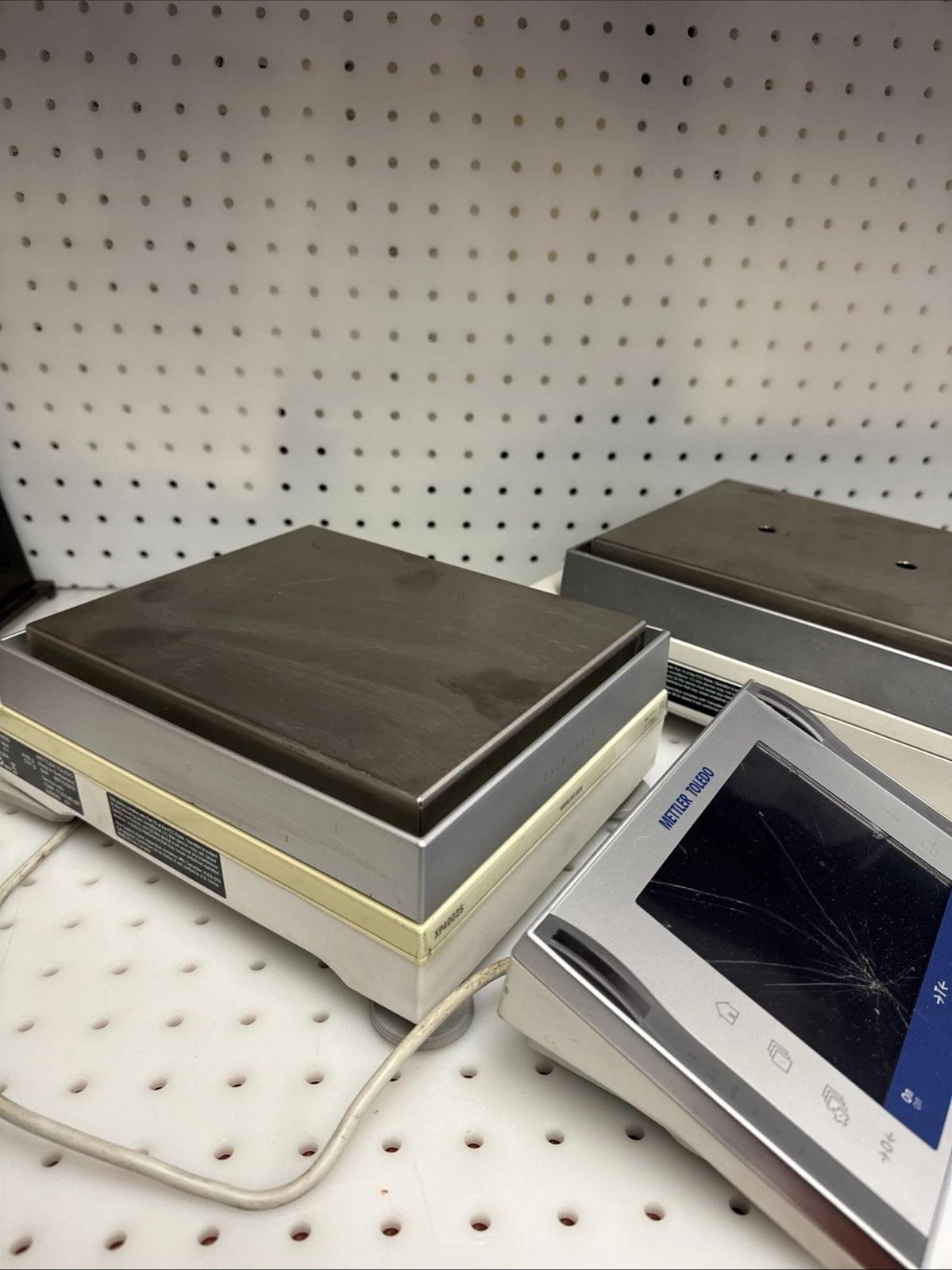 Two (2) Non-working Broken Scales Mettler Toledo Model XS4002S XS Model XS802S