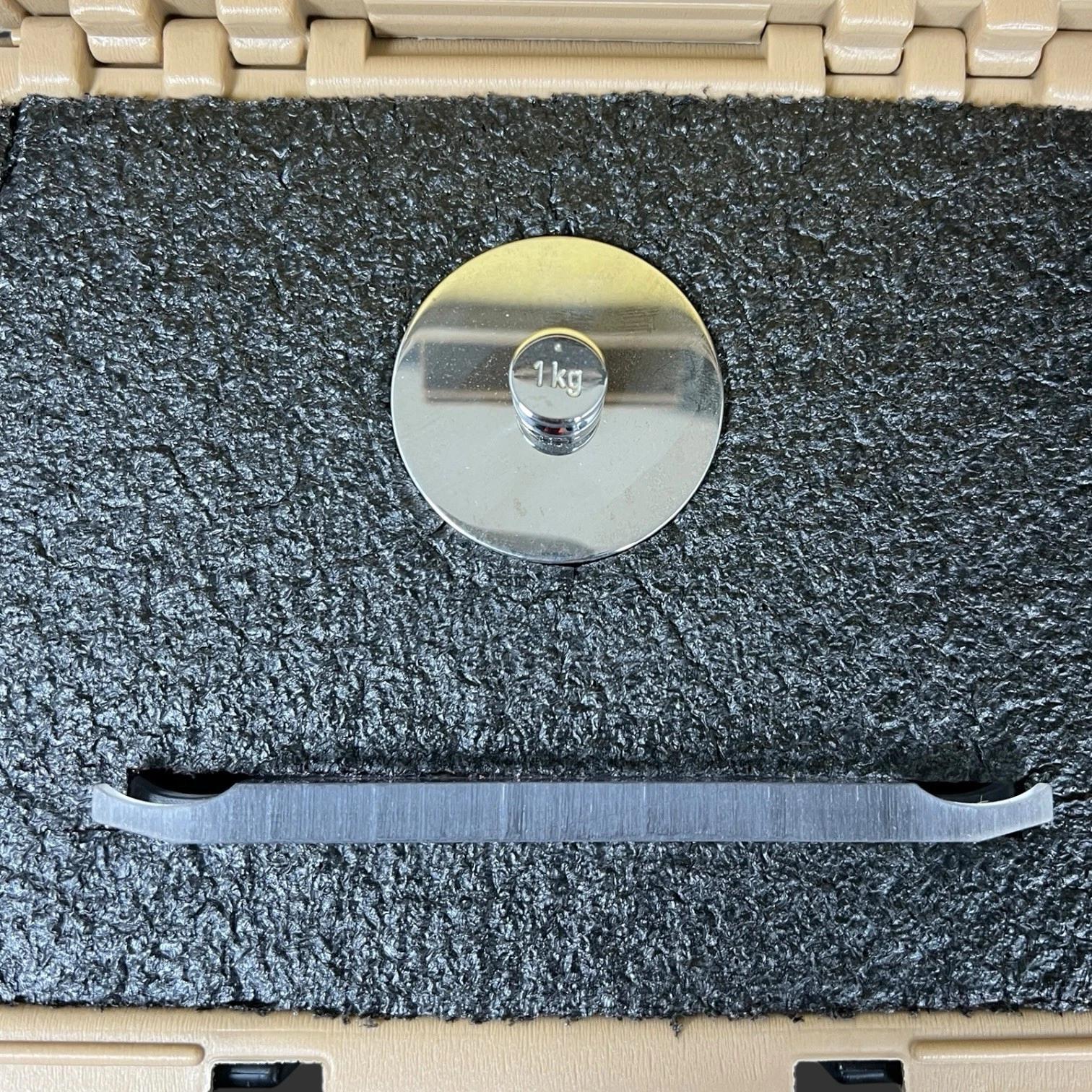 Vtg Rice Lake Weighing Systems Calibration 1KG Weight W/ Original Case S/N5933