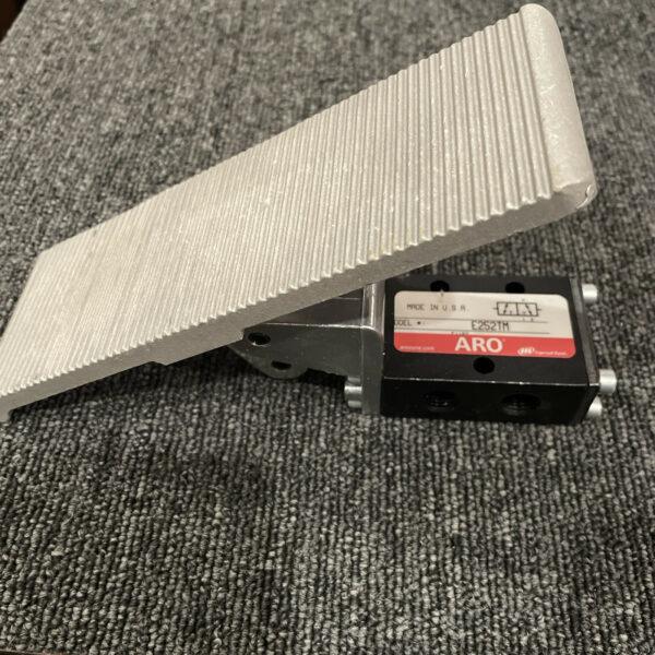 ARO E252TM AIR CONTROL VALVE FOOT SWITCH