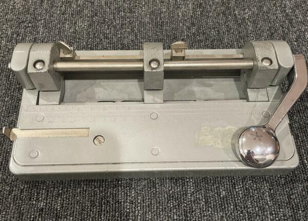 Wilson Jones Chicago Hummer Model 314 Metal Adjustable 3 Hole Punch Vintage USA