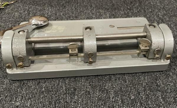 Wilson Jones Chicago Hummer Model 314 Metal Adjustable 3 Hole Punch Vintage USA