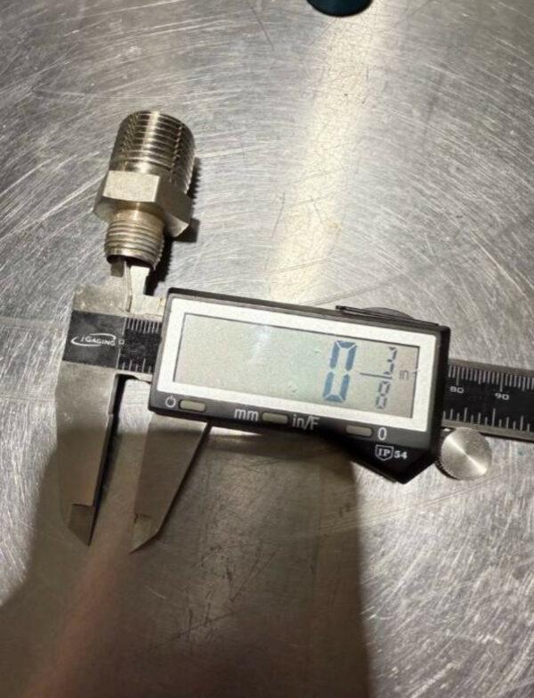 (3) Swagelok Hex Fitting 3/8″ ID 13/16″od – 1/2″ Stainless Steel *SEE PHOTOS*