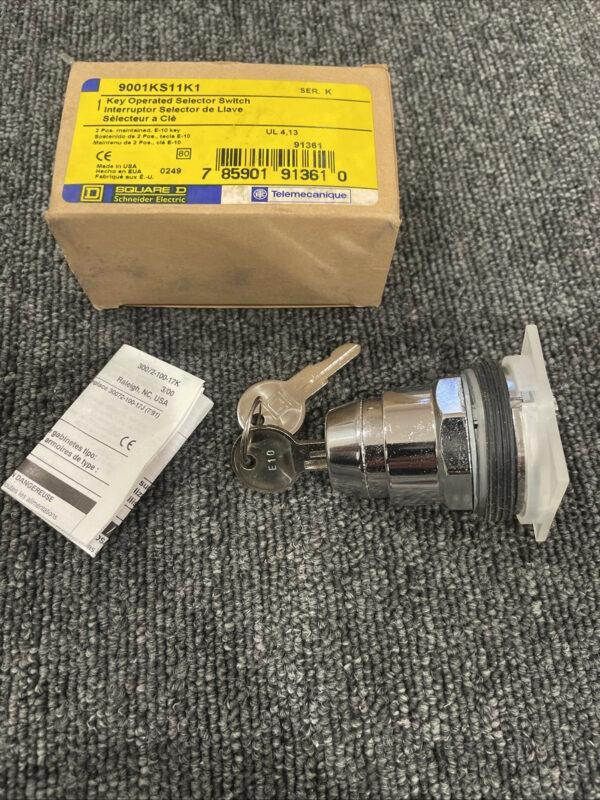 NEW SQUARE D 9001KS11K1 KEY OPERATED SEL SWITCH  Series K
