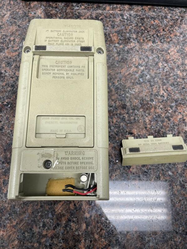 Fluke 8060A RMS Digital Multimeter. Non-Working *NEEDS BATTERY-untested*