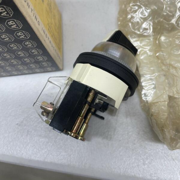 ALLEN BRADLEY 800T-H2D1 SELECTOR SWITCH SER F