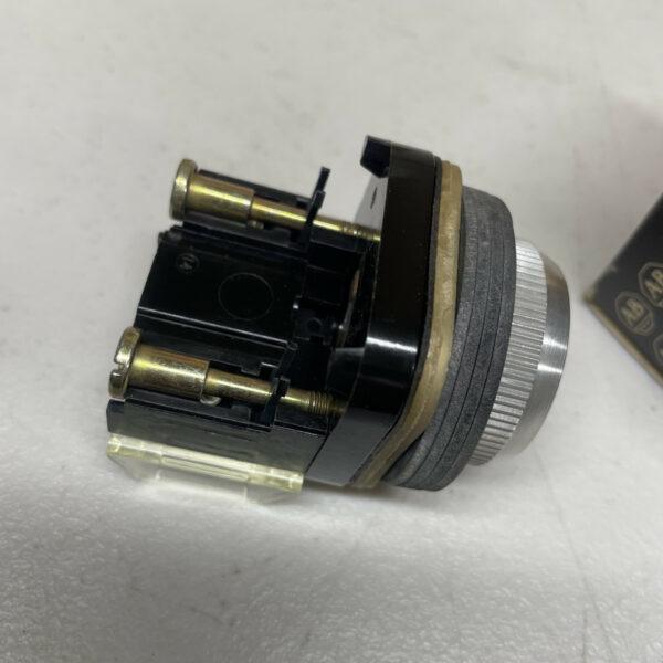 ALLEN BRADLEY 800T-A2A PUSHBUTTON SER. C 800TA2A