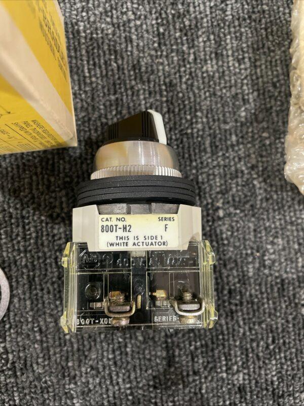 New Allen-Bradley 800T-H2A2 Position Selector Switch Series F