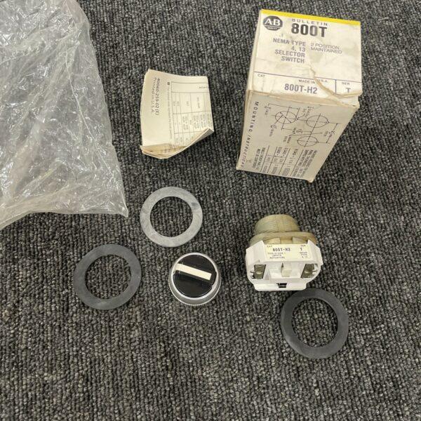 ALLEN BRADLEY 800T-H2A SER.T SWITCH NSNP