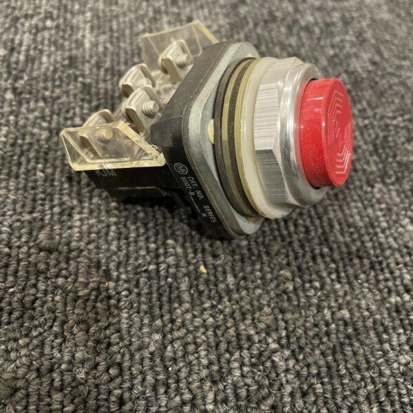 ALLEN BRADLEY 800T-B SER.N PUSHBUTTON RED