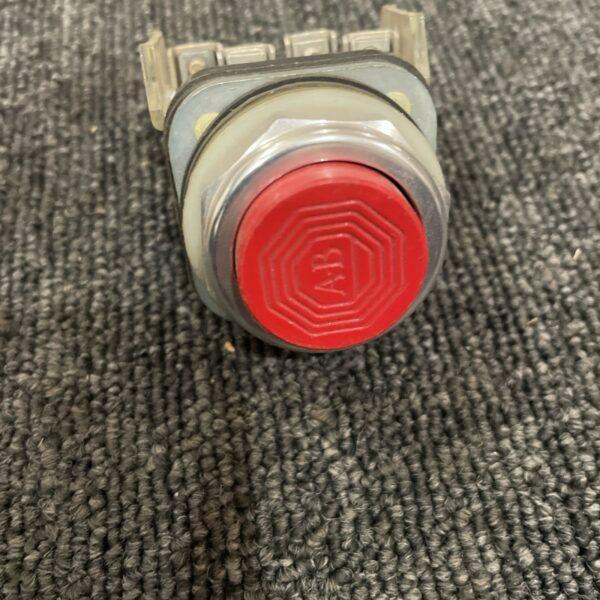 ALLEN BRADLEY 800T-B SER.N PUSHBUTTON RED
