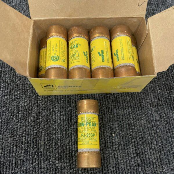 (10) BUSSMANN LPJ-25SP LOW-PEAK FUSES
