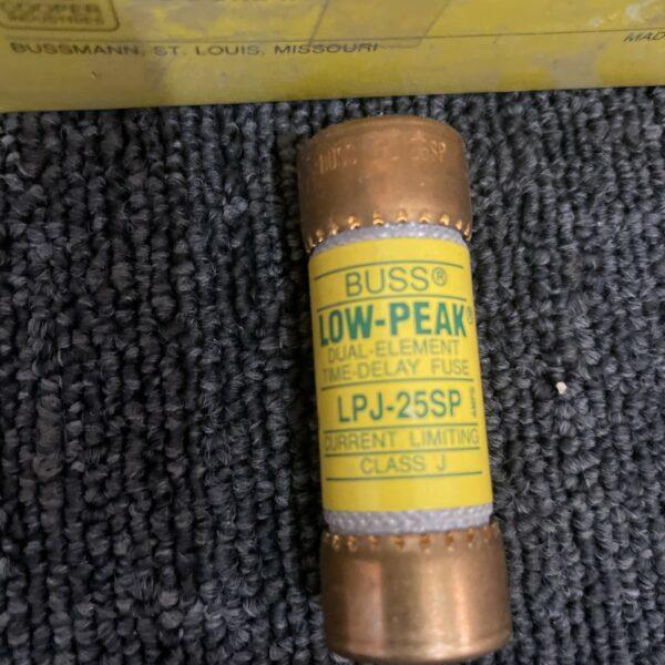 (10) BUSSMANN LPJ-25SP LOW-PEAK FUSES