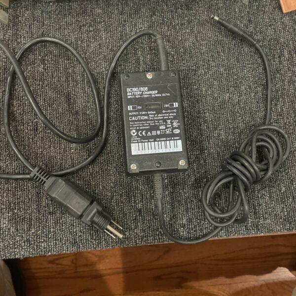 Fluke Bc-190/808 New OEM Battery Charger