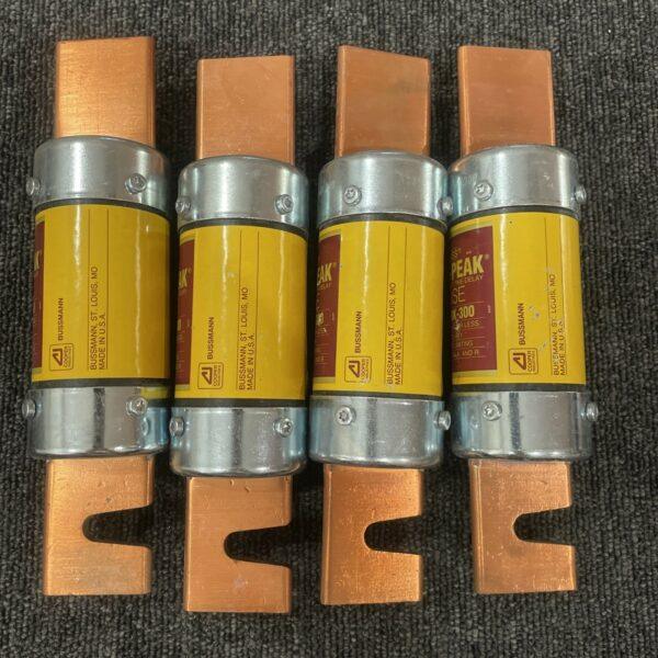 (4) BUSSMANN BUSS LPN-RK-300 LOW PEAK FUSE RK1 300A 250V 300 AMP
